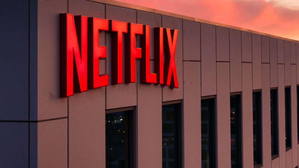 Netflix planeja investir em podcasts em vídeo e busca líder para nova área
