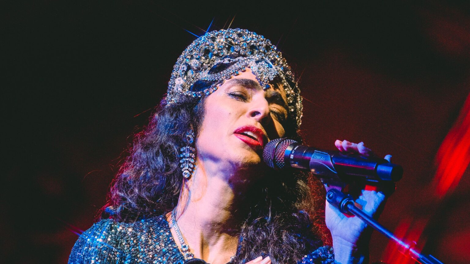 Marisa Monte anuncia turnê com orquestra e passa por seis capitais