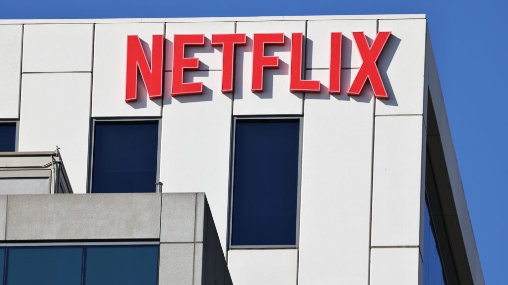 Netflix promete para Warner janela de 45 dias nos cinemas caso negócio seja fechado Netflix promete para Warner janela de 45 dias nos cinemas caso negócio seja fechado