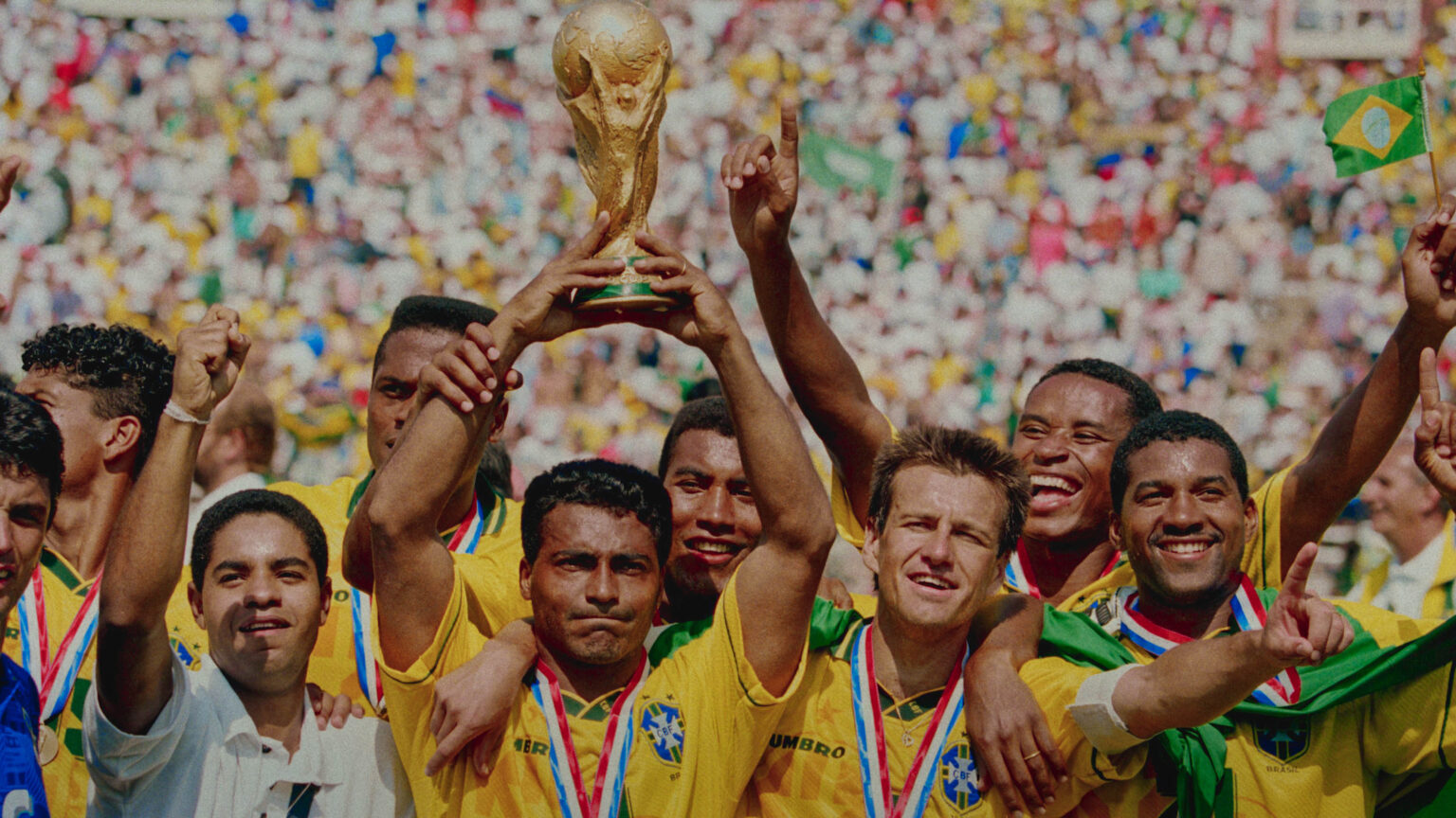 Documentário revisita bastidores do tetra com imagens gravadas pelos jogadores